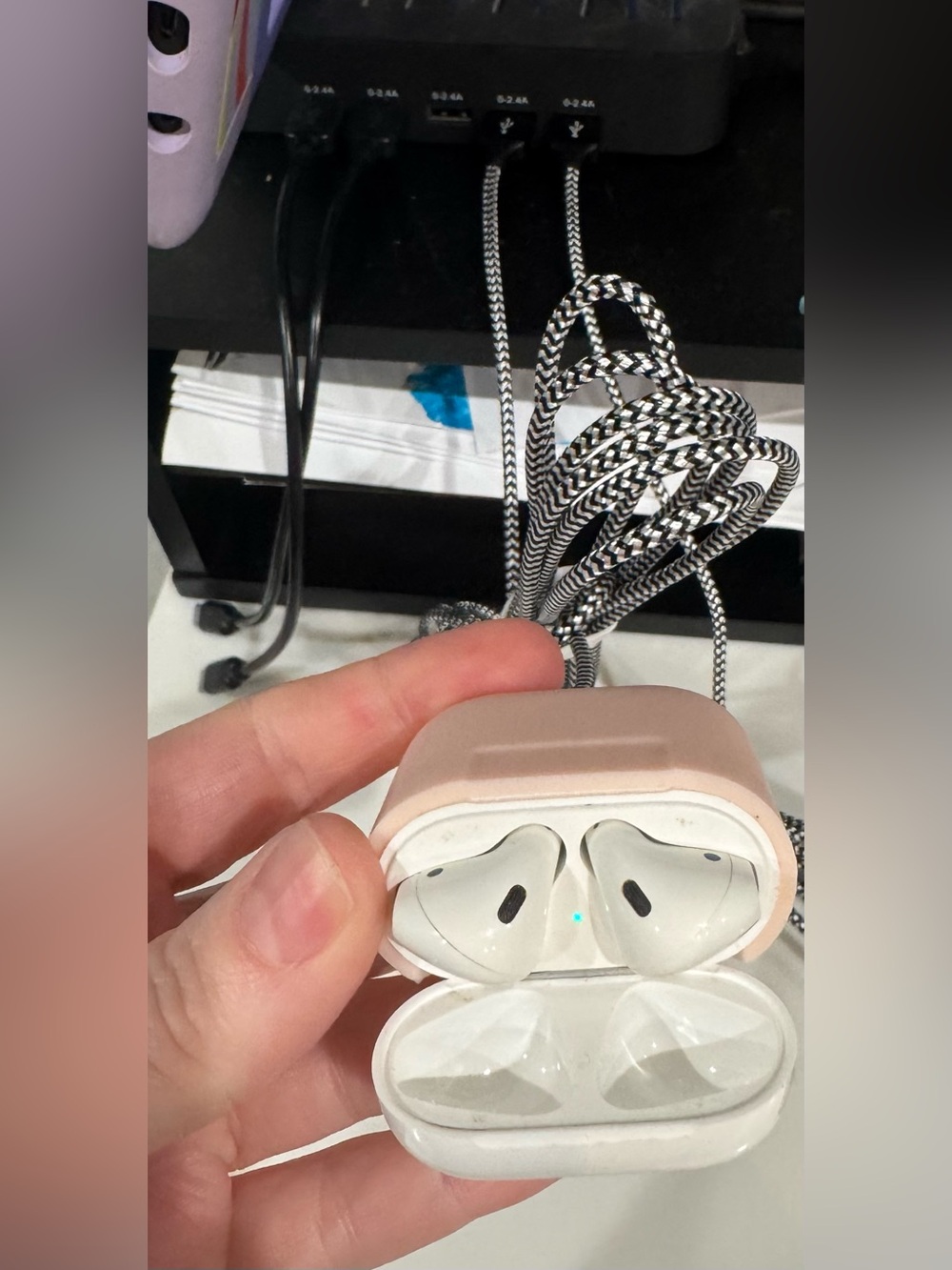 2019 Gen 2 Apple Air Pods. - Picture 10 of 10
